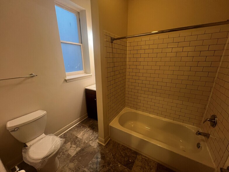 More Photos Of 1121 N Calvert St, Baltimore Apartments For Sale