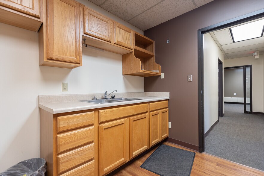 More Photos Of 725 N Lacrosse St, Rapid City Medical For Sale