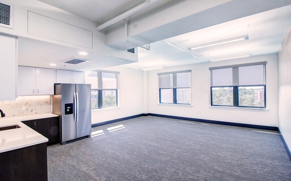 More Photos Of 408 W University Ave, Gainesville Office Residential For Lease