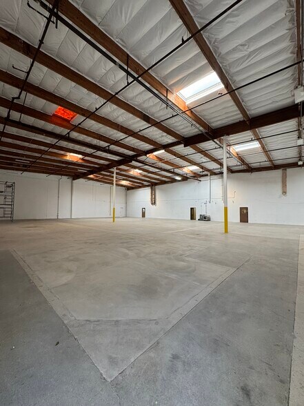 More Photos Of 850 Flynn Rd, Camarillo Warehouse For Sale