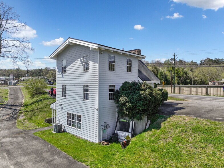 More Photos Of 243 Old Highway 5 S, Ellijay Loft Creative Space For Sale