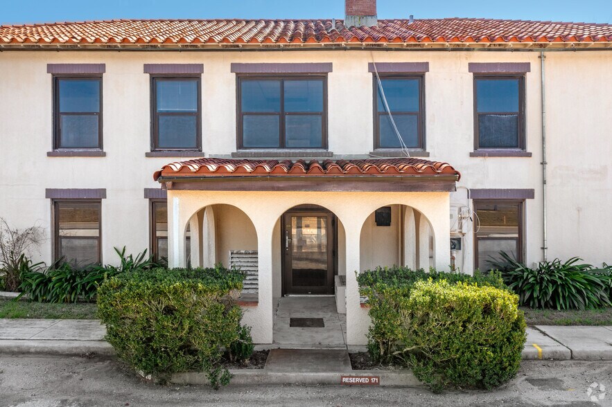 More Photos Of 3250 Sidney Brooks St, San Antonio Medical For Sale