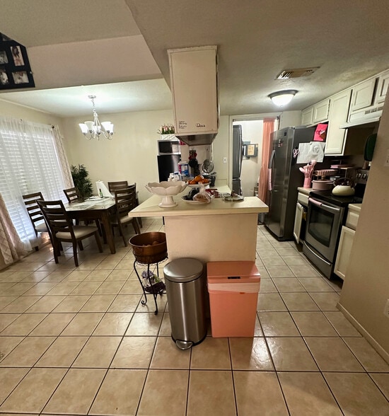 More Photos Of 7120 Cole Creek Dr, Houston Apartments For Sale