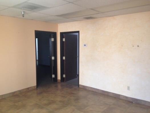 More Photos Of 7701 N Business Park Dr, Tucson Service For Sale