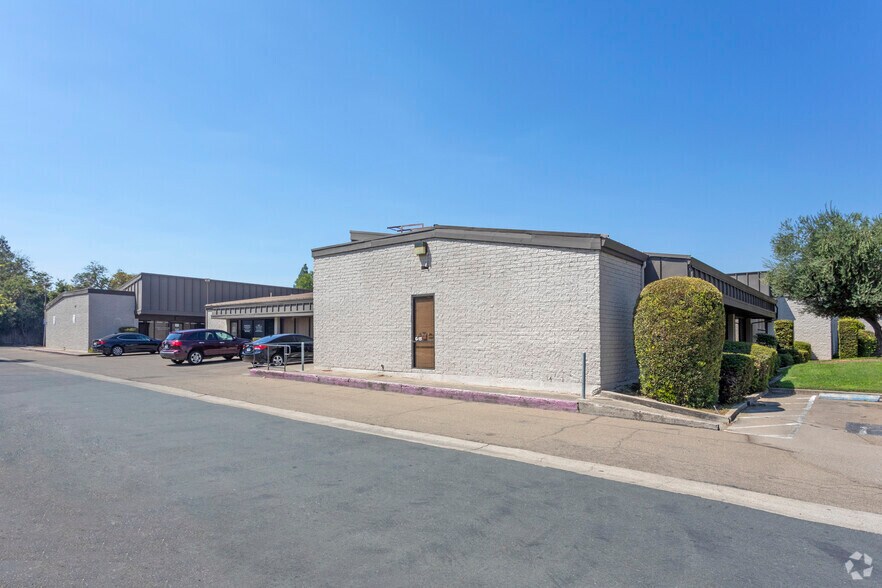 More Photos Of 5637 N Pershing Ave, Stockton Medical For Lease