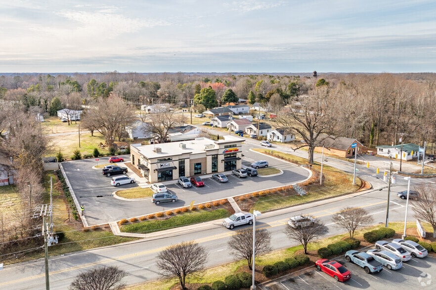 More Photos Of 1201 Cotton Grove, Lexington Storefront For Lease