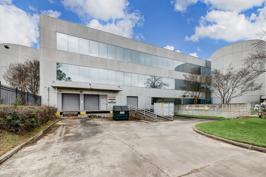 More Photos Of 7000 Hollister St, Houston Office For Sale