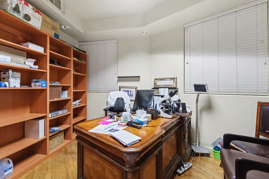 More Photos Of 1166 Live Oak Blvd, Yuba City Medical For Lease