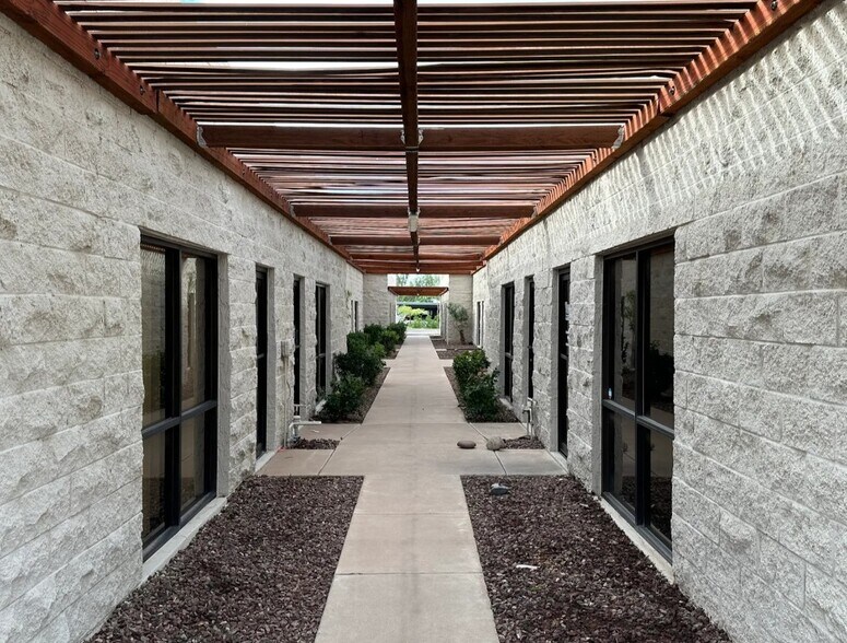 More Photos Of 6501 W Frye Rd, Chandler Unknown For Lease