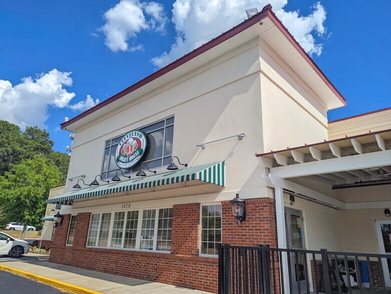 Primary Photo Of 1420 E Broad St, Fuquay Varina Restaurant For Sale