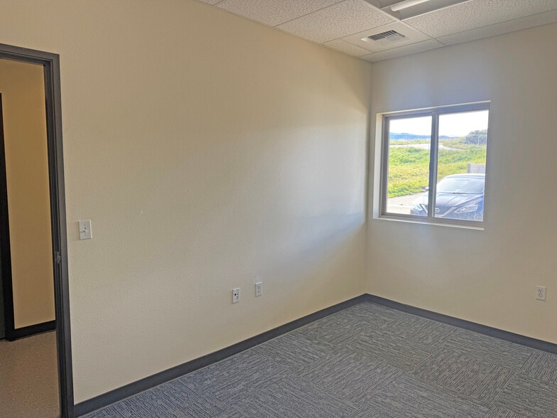 More Photos Of 910 Airport Rd, Santa Ynez Industrial For Lease