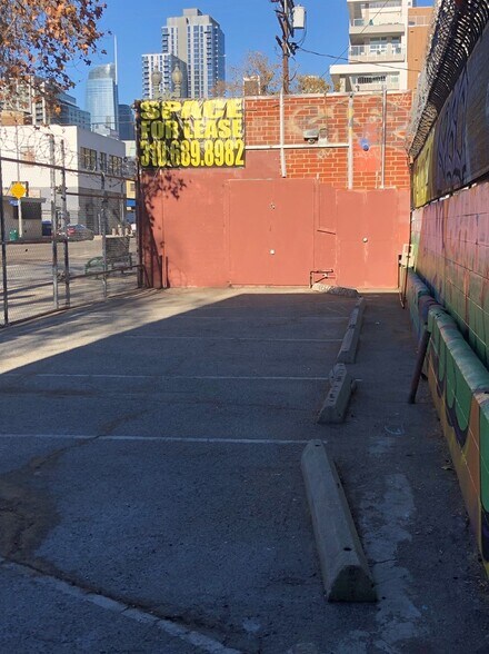 More Photos Of 1400 S Olive St, Los Angeles Office For Lease