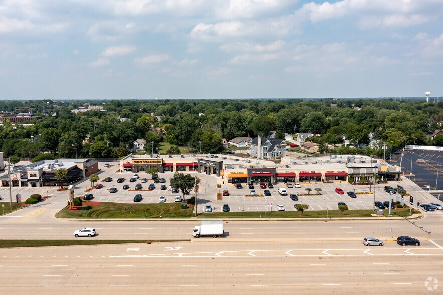 More Photos Of 17W400-17W460 22nd St, Oakbrook Terrace Unknown For Lease