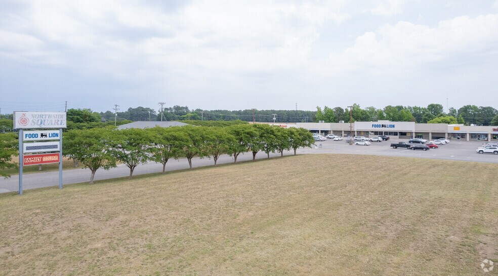 More Photos Of 1100-1116 Aberdeen Rd, Laurinburg Storefront For Lease