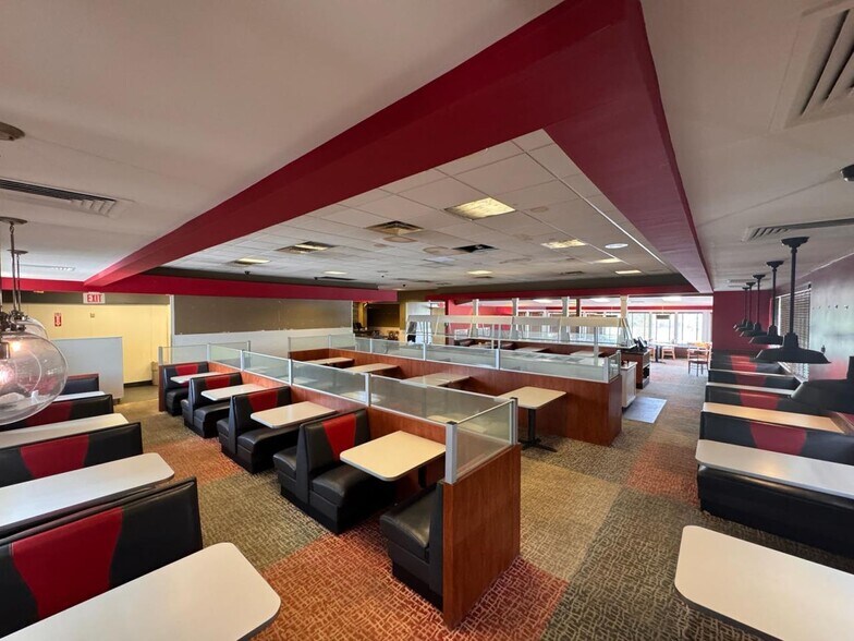 More Photos Of 4765 Montgomery Rd, Cincinnati Restaurant For Sale