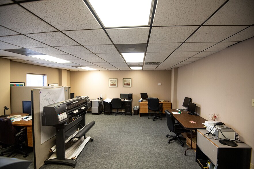 More Photos Of 2315 N Woodlawn Ave, Metairie Office For Sale