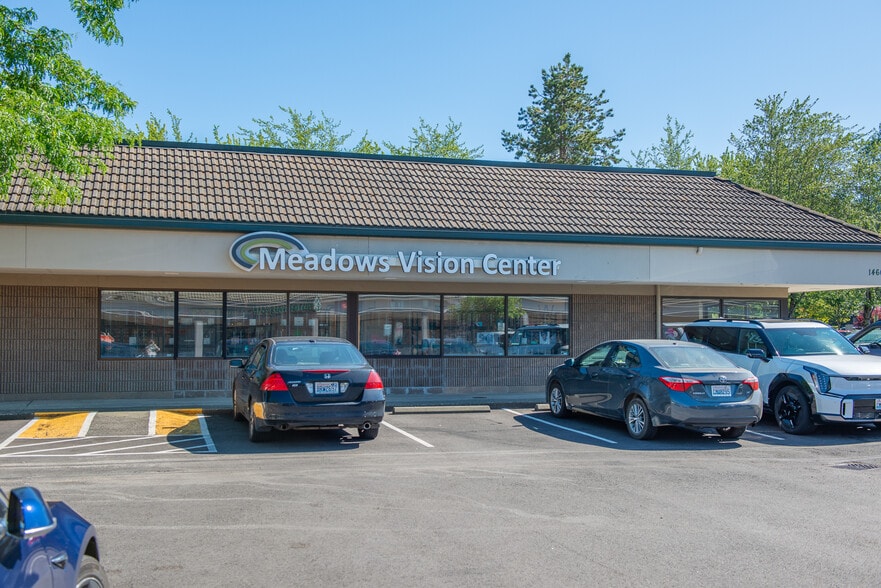 More Photos Of 1420 NW Gilman Blvd, Issaquah General Retail For Lease