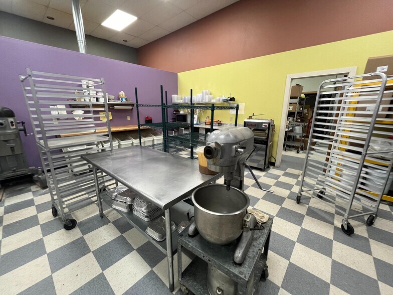 More Photos Of 704 E C St, Valentine Restaurant For Sale