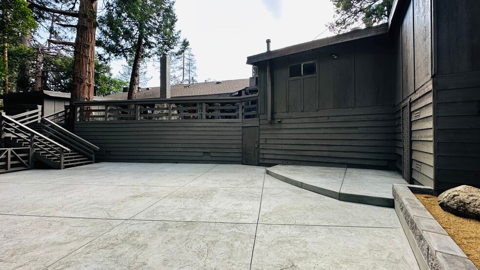 More Photos Of 54905 N Circle Dr, Idyllwild-Pine Cove Restaurant For Sale
