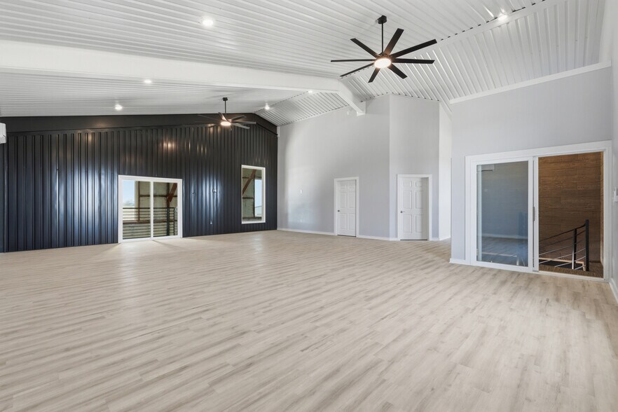 More Photos Of 15850 Salado Airport Rd, Salado Airplane Hangar For Sale