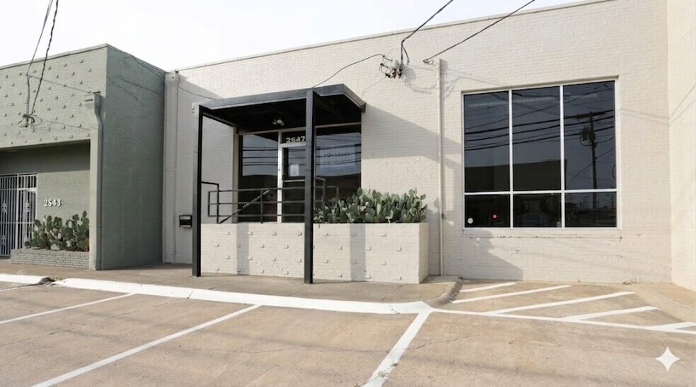 More Photos Of 2543-2547 Farrington St, Dallas Light Distribution For Sale