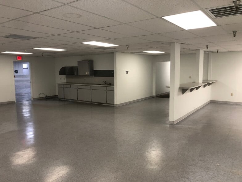 More Photos Of 3010 22nd Ave S, Saint Petersburg Warehouse For Sale