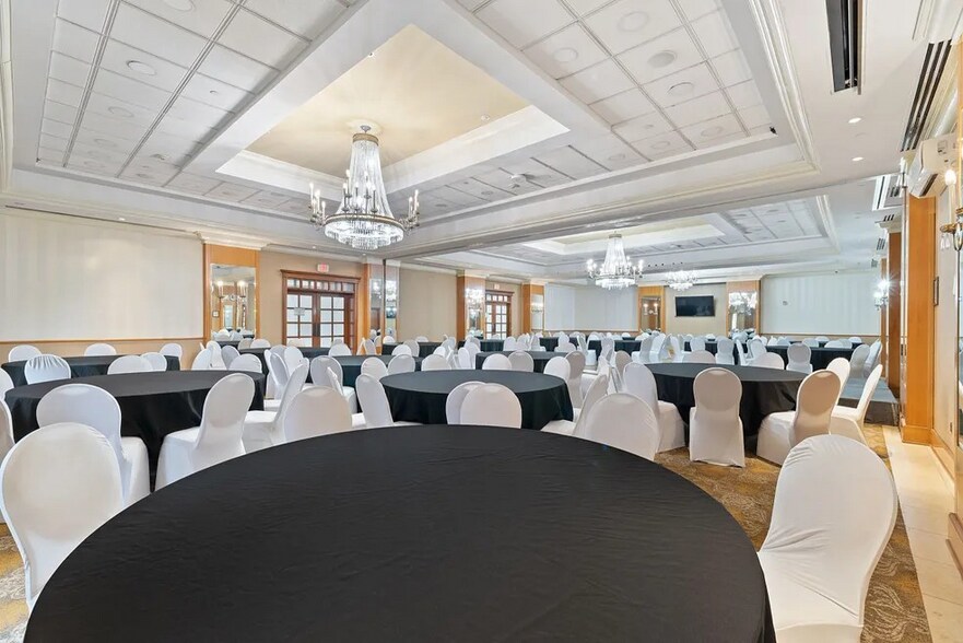 More Photos Of 30 Minue St, Carteret Hotel For Lease