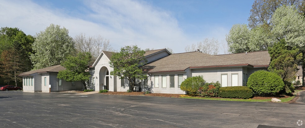Primary Photo Of 550 Latona Rd, Rochester Office For Lease