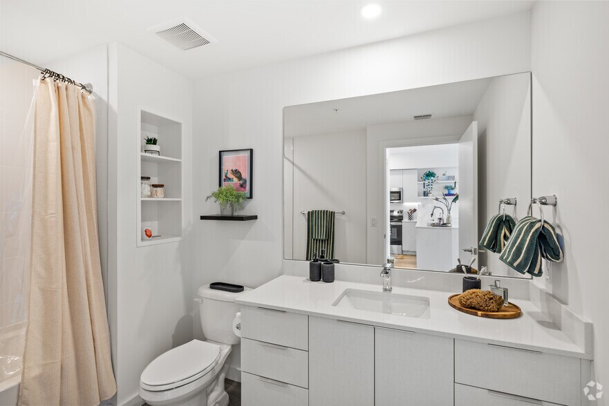 More Photos Of 2585 Spruce Ave, West Palm Beach Apartments For Lease