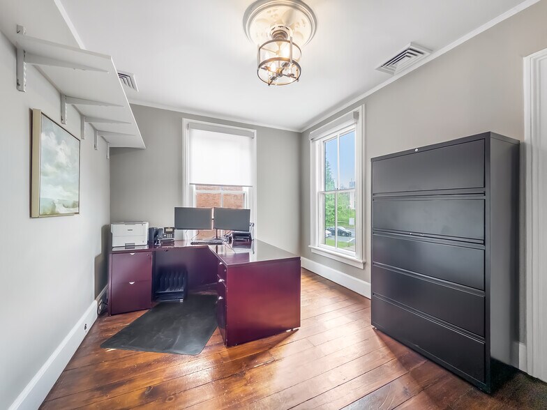 More Photos Of 27 Pleasant St, Middletown Office For Sale