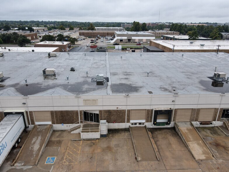 More Photos Of 4220-4232 Charter Ave, Oklahoma City Warehouse For Lease
