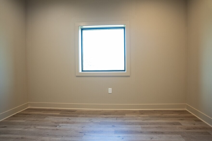 More Photos Of 8490 Industrial Pky, Beaumont Industrial For Lease