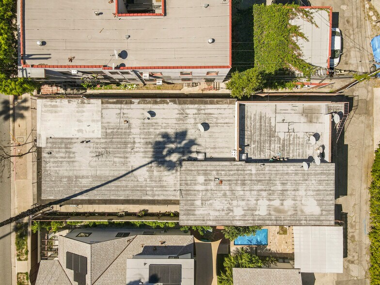 More Photos Of 5665 Franklin Ave, Los Angeles Apartments For Sale