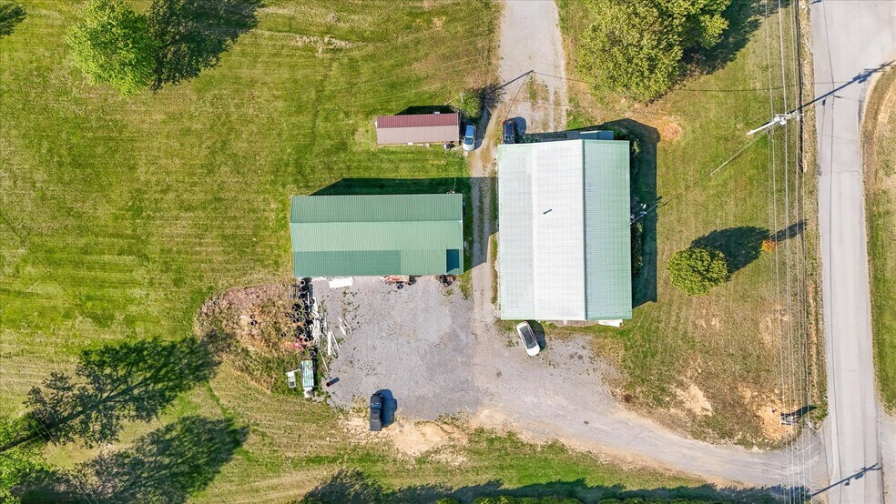 More Photos Of 951 Pelham Rd, Woodbury Flex For Sale