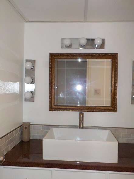 More Photos Of 3700 N 10th St, McAllen Office For Lease