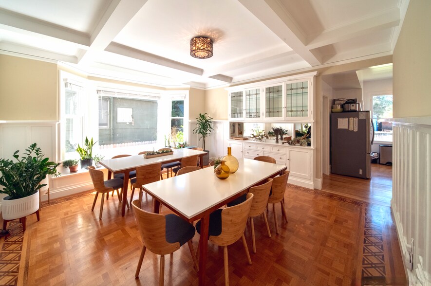 More Photos Of 435 Vernon St, Oakland Specialty For Sale