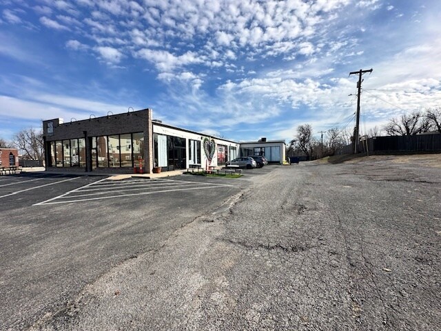 More Photos Of 6630-6638 NW 36th St, Bethany Unknown For Lease