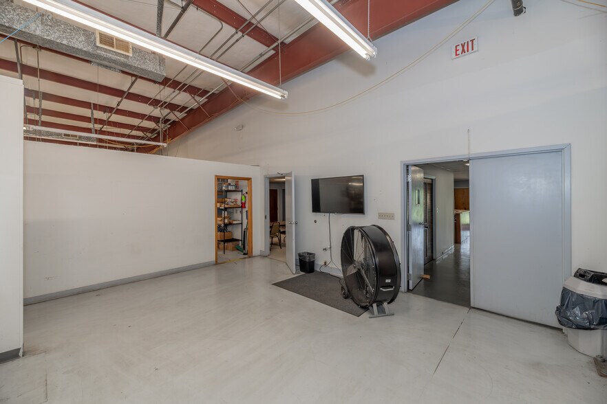 More Photos Of 1003 Clarence Larson Dr, Oak Ridge Warehouse For Sale