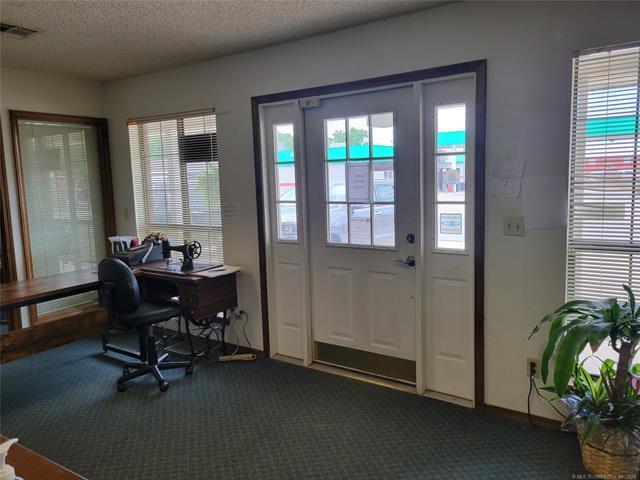 More Photos Of 300 S Main St, Eufaula Office For Sale