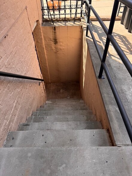 More Photos Of 209 Hawthorne St, Brooklyn Apartments For Sale