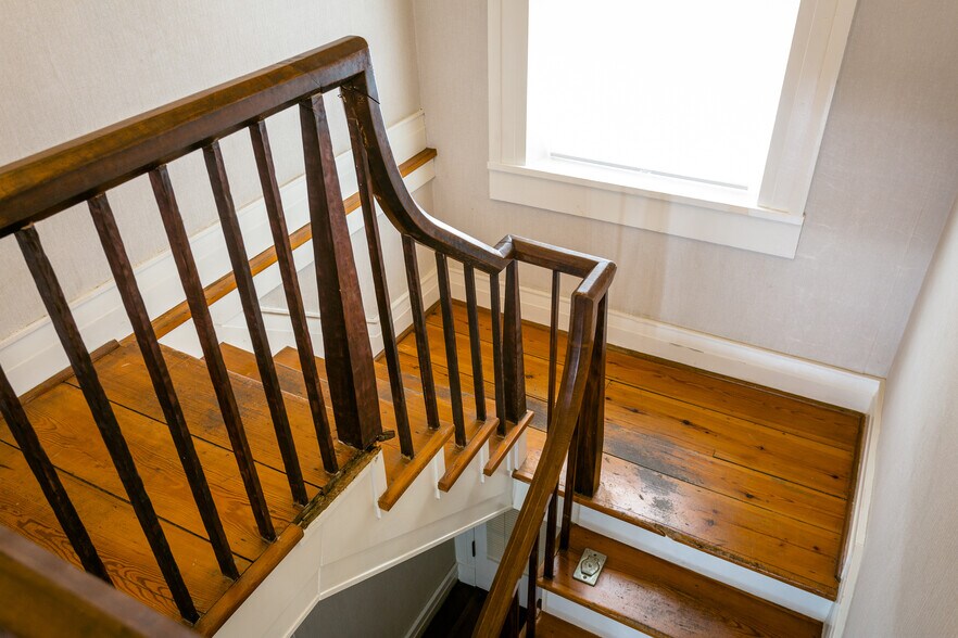 More Photos Of 222 Main St, Dayton Freestanding For Sale