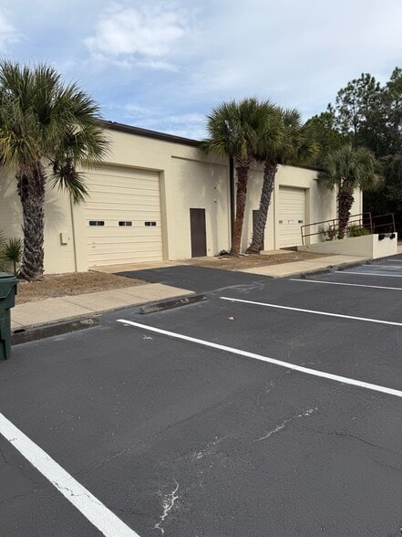 More Photos Of 355 Fentress Blvd, Daytona Beach Manufacturing For Lease