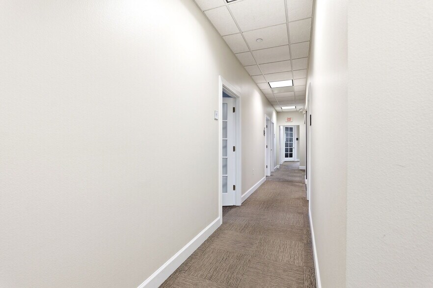 More Photos Of 7351 Office Park Pl, Melbourne Office For Sale