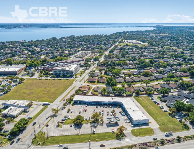 More Photos Of 9400 Lakeview Pky, Rowlett Storefront For Sale