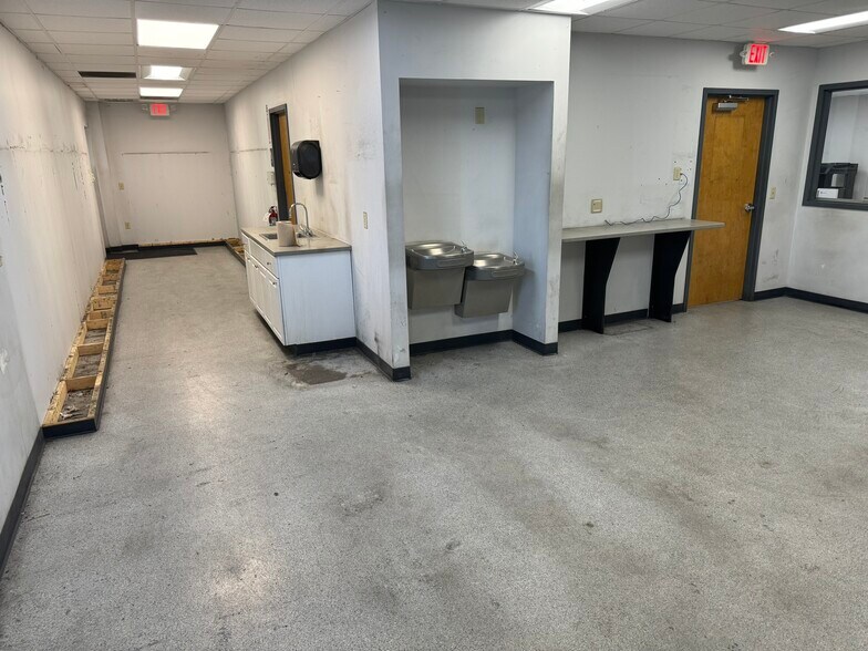 More Photos Of 700 NE Arch St, Atlanta Truck Terminal For Sale