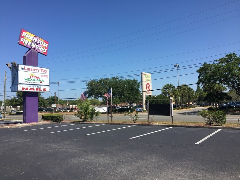 More Photos Of 3642-3684 W Gandy Blvd, Tampa Storefront For Sale