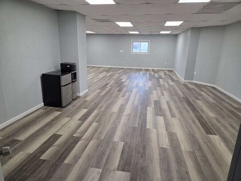 More Photos Of 2 Industrial Dr, Phillipsburg Warehouse For Lease