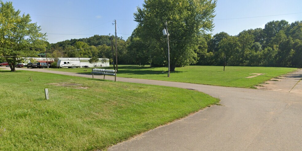 More Photos Of 1 Meadowbrook Acres, Parkersburg Multifamily For Sale