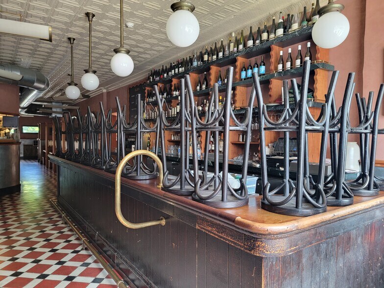 More Photos Of 582 Broadway, Kingston Restaurant For Sale