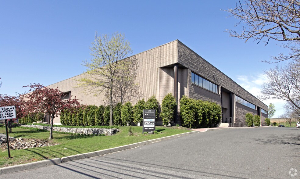 Primary Photo Of 301 Penhorn Ave, Secaucus Warehouse For Lease
